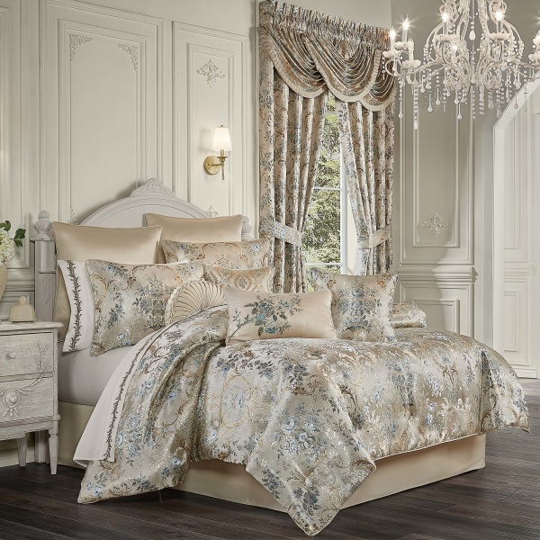 Jacqueline 4 Piece Comforter Set in Ivory King by J.Queen New York