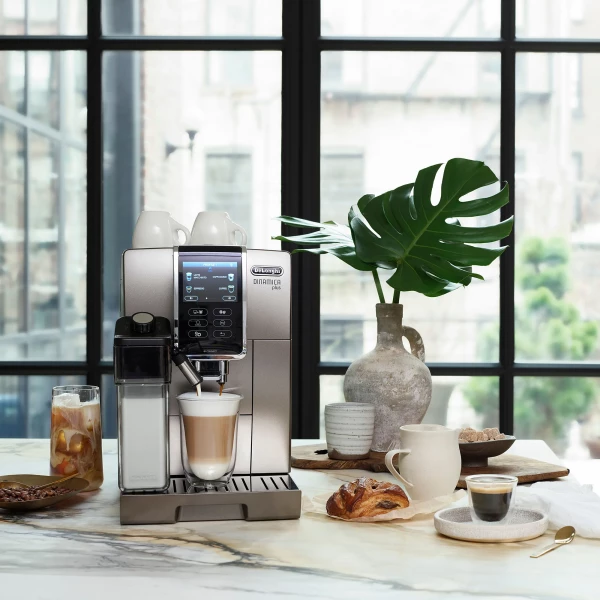 https://www.homethreads.com/files/delonghi/thumbs/ecam37095ti-dinamica-plus-smart-coffee-and-espresso-machine-with-coffee-link-connectivity-app-and-automatic-milk-frother-titanium-6.webp
