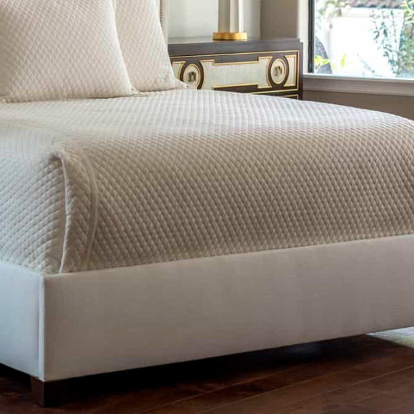 Laurie Diamond Quilted Queen Coverlet Ivory Basketweave 96x98