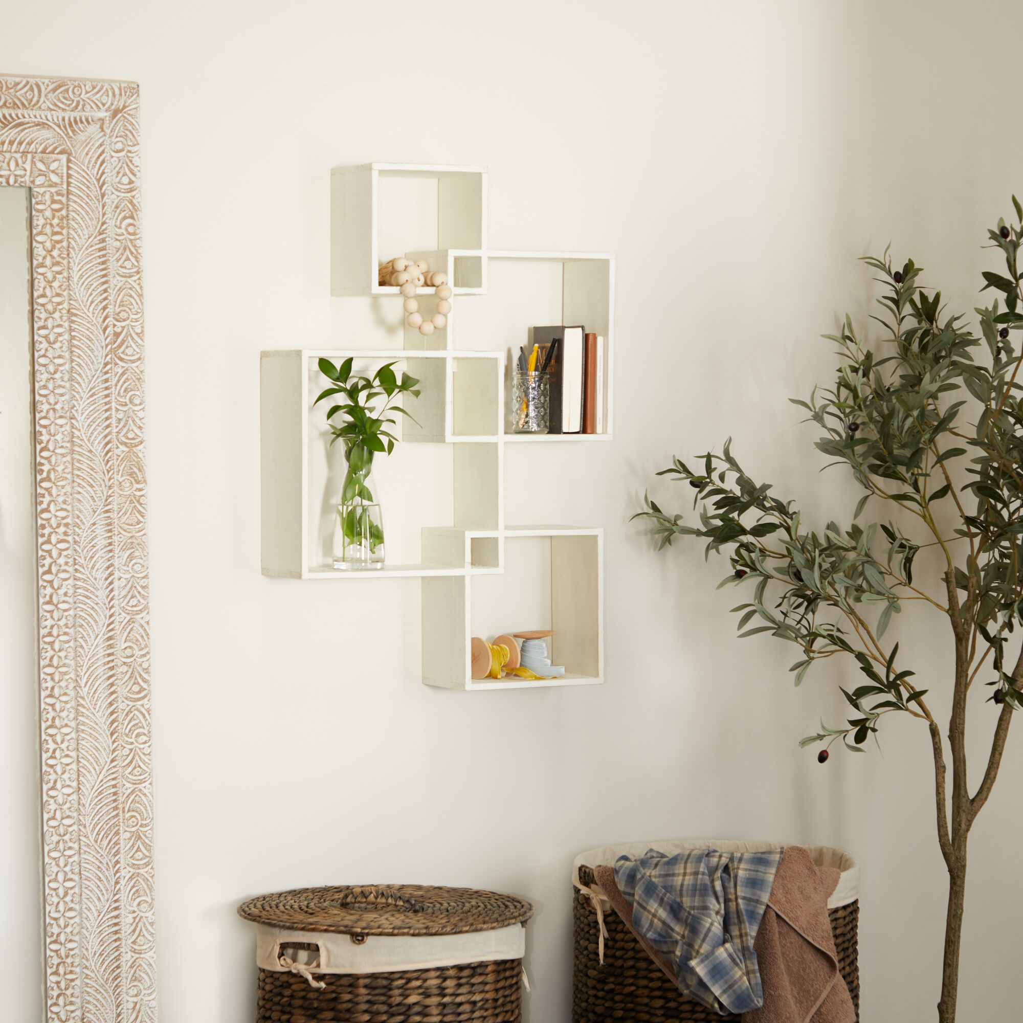 https://www.homethreads.com/files/uma/603891-white-wood-contemporary-wall-shelf.jpeg
