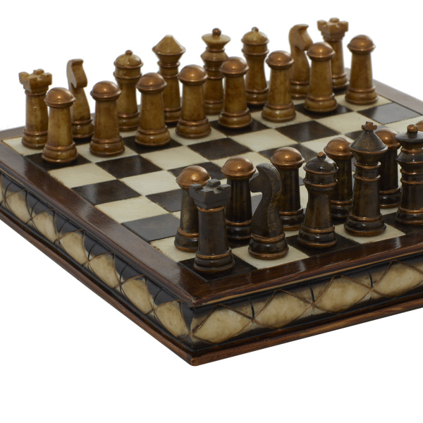 605300 Gold Dark Brown Polystone Traditional Game 3