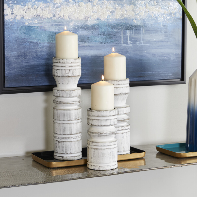 605319 White Wood Traditional Candle Holder Set of 3