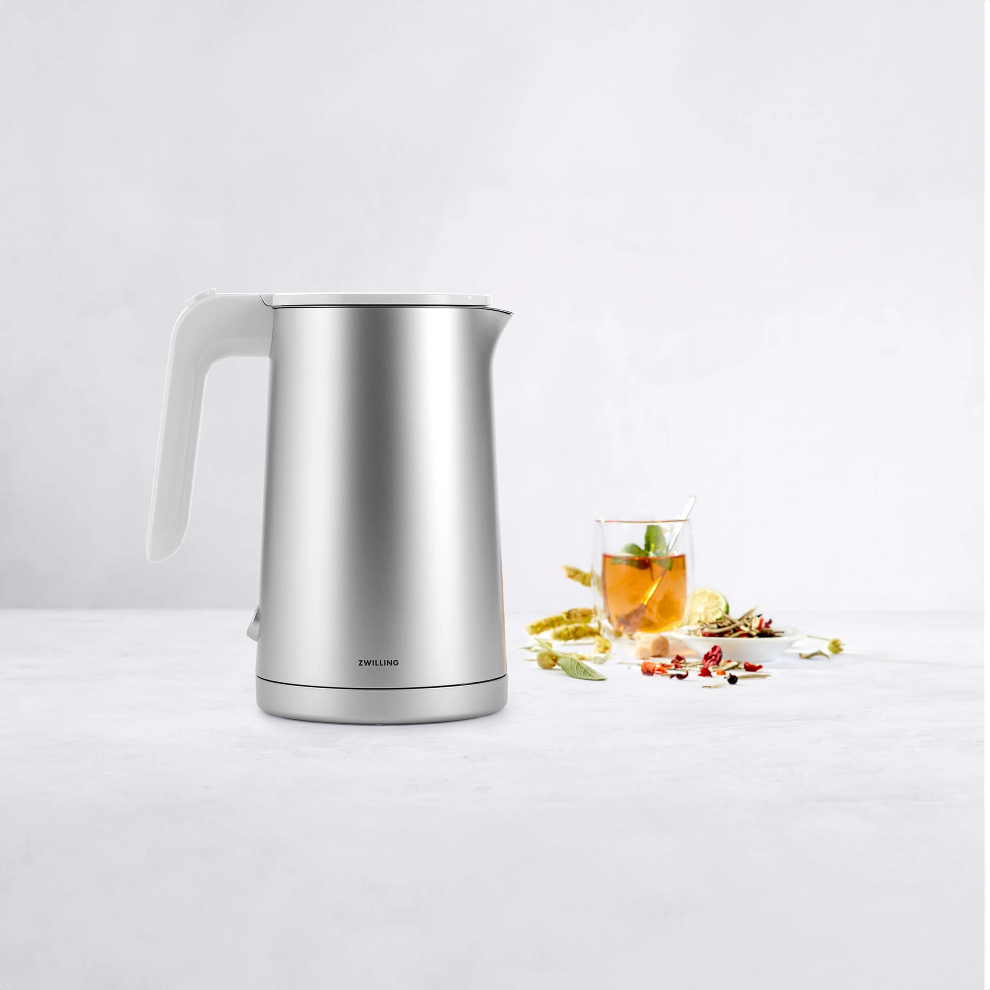 Zwilling Enfinigy Cool Touch 1-Liter Electric Kettle, Cordless Tea Kettle &  Hot Water - Silver