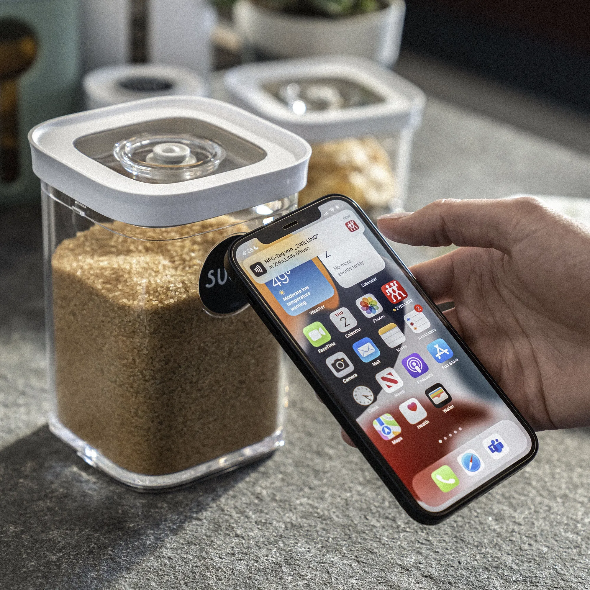 https://www.homethreads.com/files/zwilling/1025122-zwilling-fresh-save-cube-boxes-plasic-airtight-dry-food-storage-container-small-medium-height-cube-4.webp