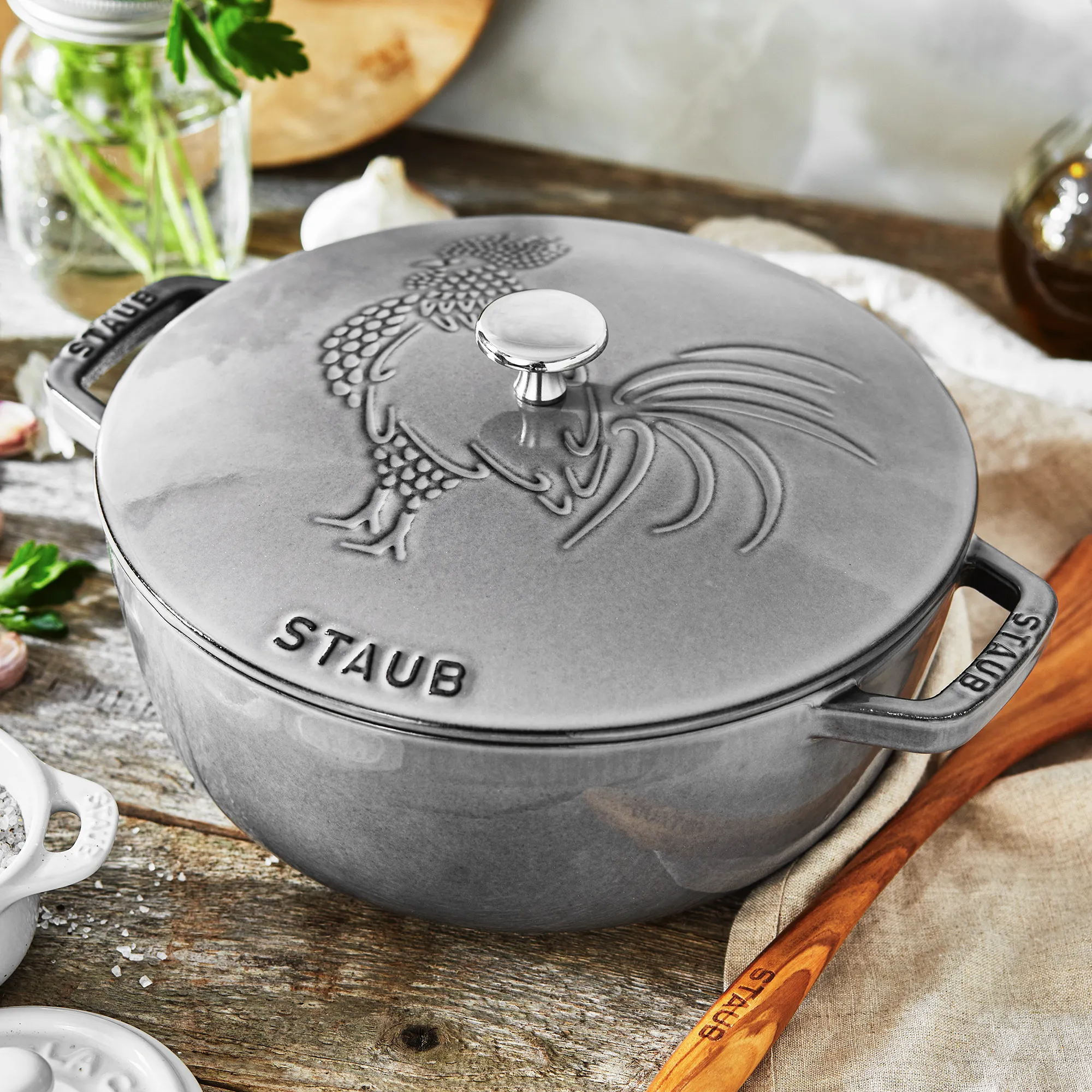 https://www.homethreads.com/files/zwilling/11752418-staub-cast-iron-375-qt-essential-french-oven-rooster-graphite-grey-2.webp