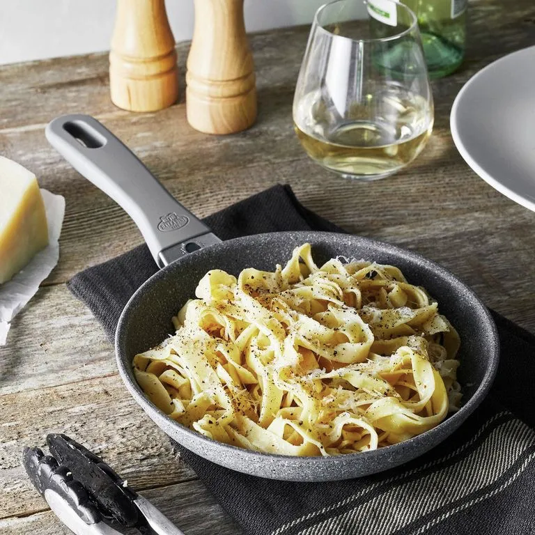 https://www.homethreads.com/files/zwilling/75003-093-0-ballarini-parma-plus-by-henckels-8-inch-aluminum-nonstick-fry-pan-made-in-italy-4.webp
