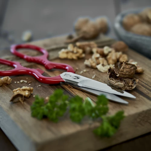 https://www.homethreads.com/files/zwilling/thumbs/1005709-zwilling-forged-multi-purpose-kitchen-shears-red-handle-2.webp