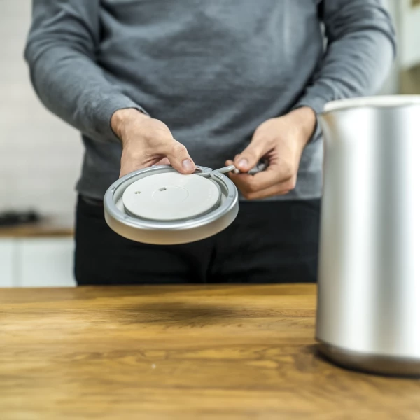 https://www.homethreads.com/files/zwilling/thumbs/1022058-zwilling-enfinigy-cool-touch-1-liter-electric-kettle-cordless-tea-kettle-hot-water-silver-5+.webp