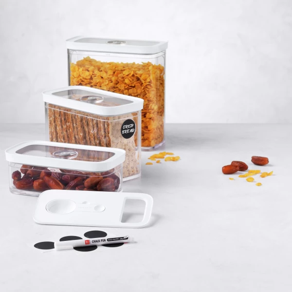 https://www.homethreads.com/files/zwilling/thumbs/1026082-zwilling-fresh-save-cube-box-set-3-pc-plasic-airtight-dry-food-storage-container-medium-cube-set-11.webp