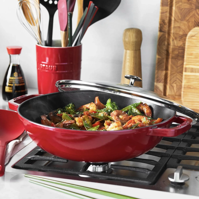 https://www.homethreads.com/files/zwilling/thumbs/1312906-staub-cast-iron-perfect-pan-dutch-oven-45-quart-serves-4-5-made-in-france-cherry-5.webp